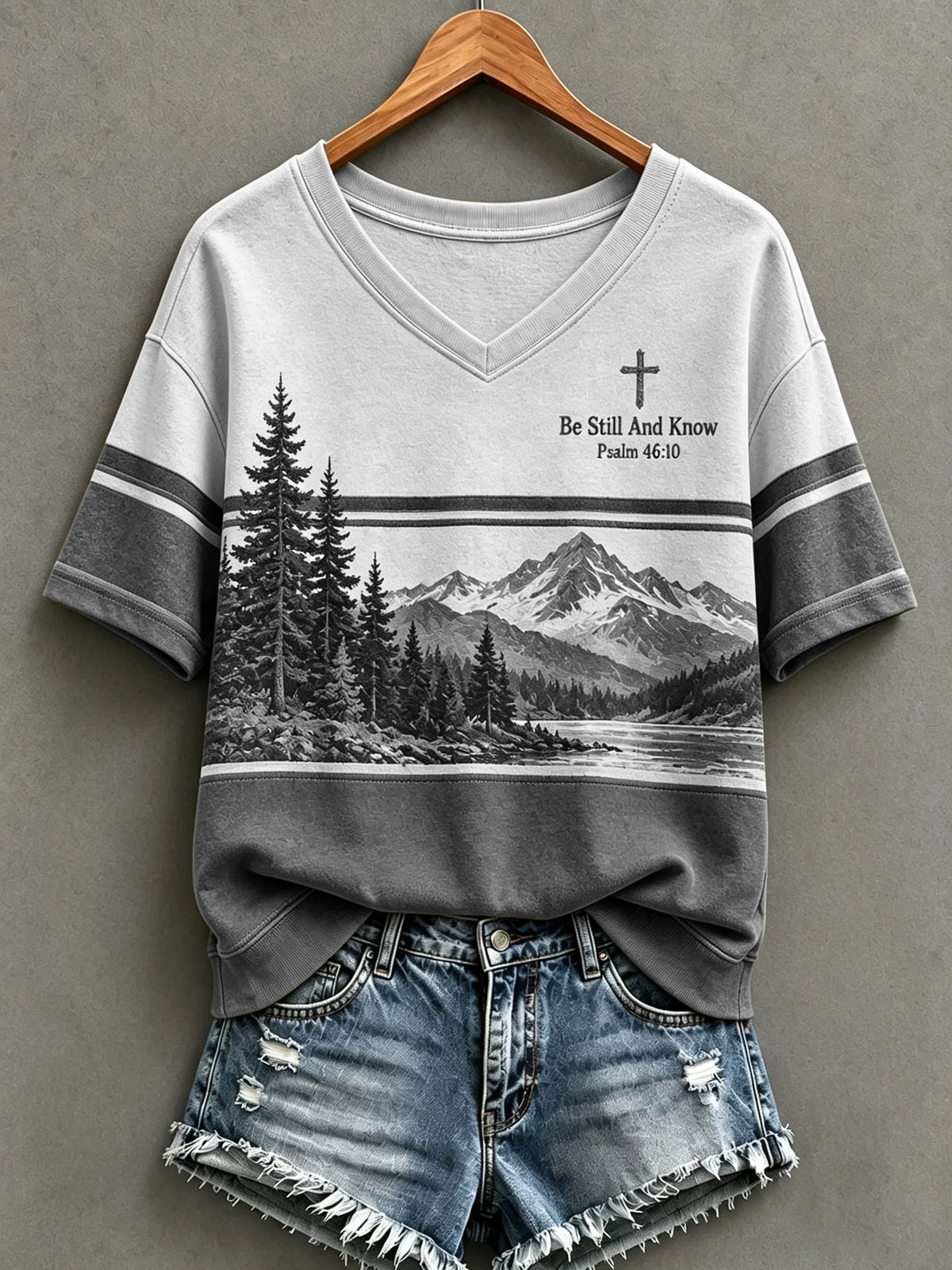 Women's Be Still And Know Psalm 46:10 Print Short-Sleeve Top